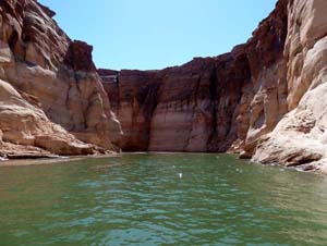 Lake Powell - Glen Canyon   . . .