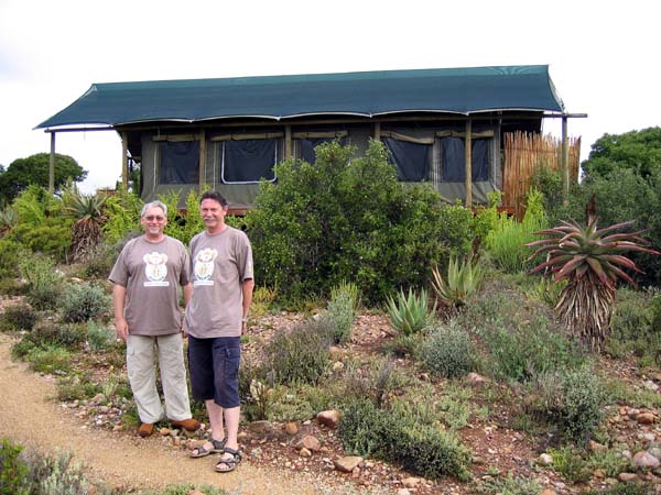 Le campement Buffelsdrift à Oudtshoorn   . . .