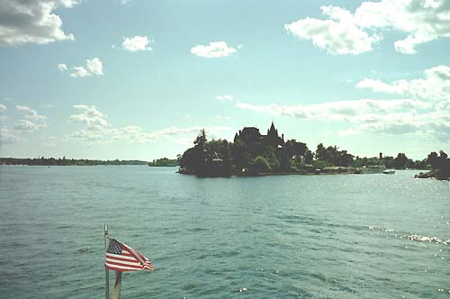 Croisière des Mille-iles entre le Canada et les USA