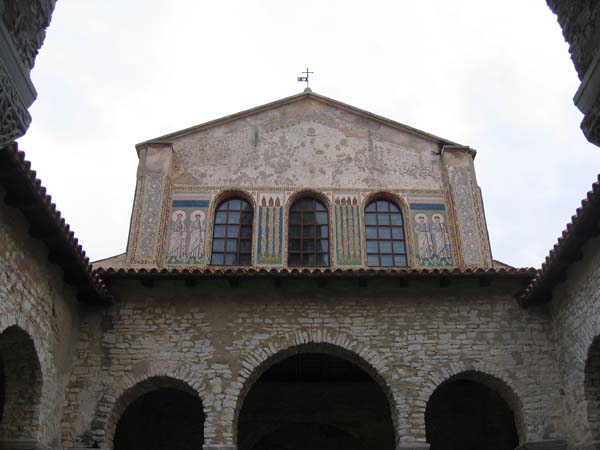 La cathédrale de Porec  . . .