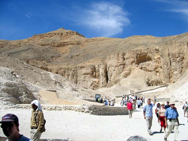 La tombe de Toutankhamon dans la vallée des rois  . . .